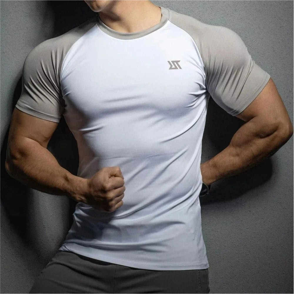 Men's short sleeved quick drying comfortable top