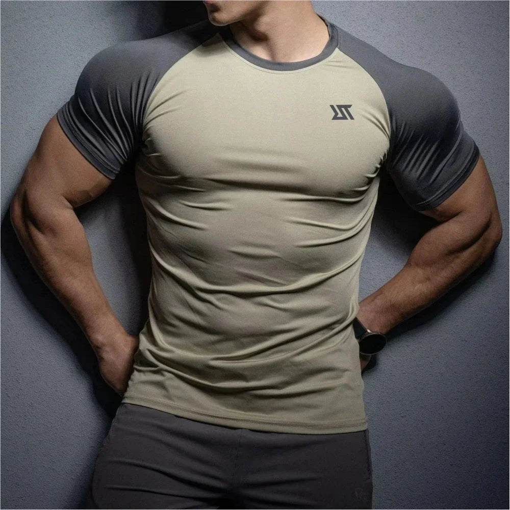 Men's short sleeved quick drying comfortable top