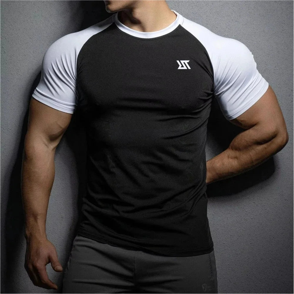 Men's short sleeved quick drying comfortable top